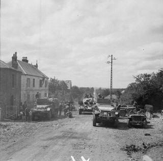 Imperial War Museums - Public Domain https://commons.wikimedia.org/wiki/File:The_British_Army_in_Normandy_1944_B9427.jpg