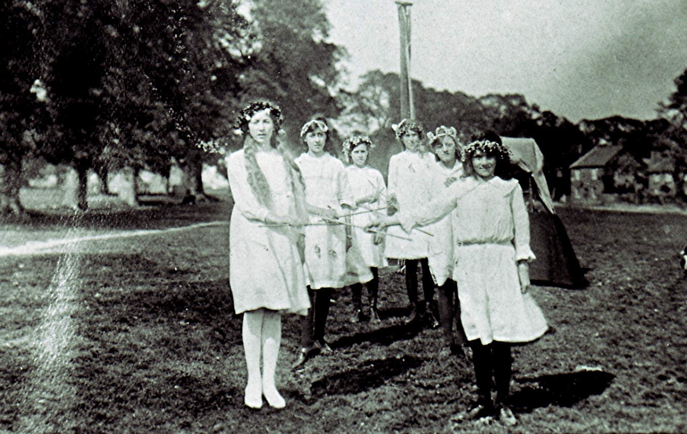 A Maypole Group | Redbourn Girls' Schools, Redbourn events in 1910s ...